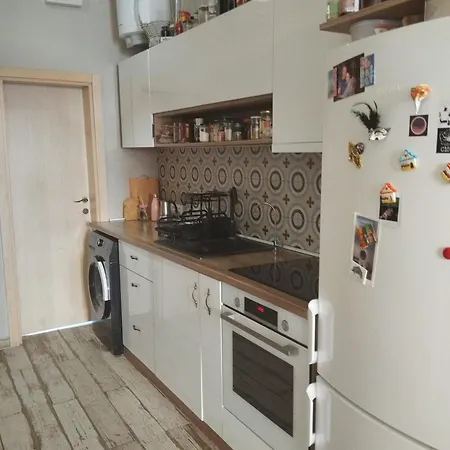 Apartman Golden Crib