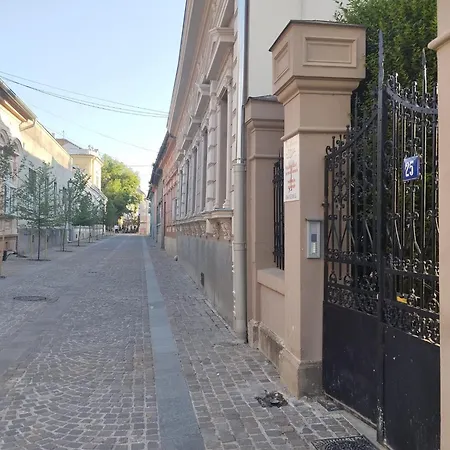 Golden Crib Apartman *